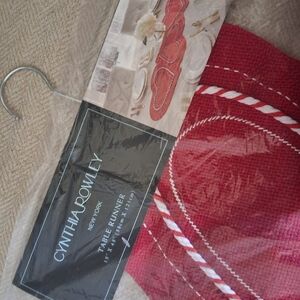 NWT CYNTHIA ROWLEY Red Hearts Table Runner